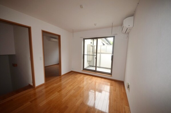 パラディ成城の物件内観写真